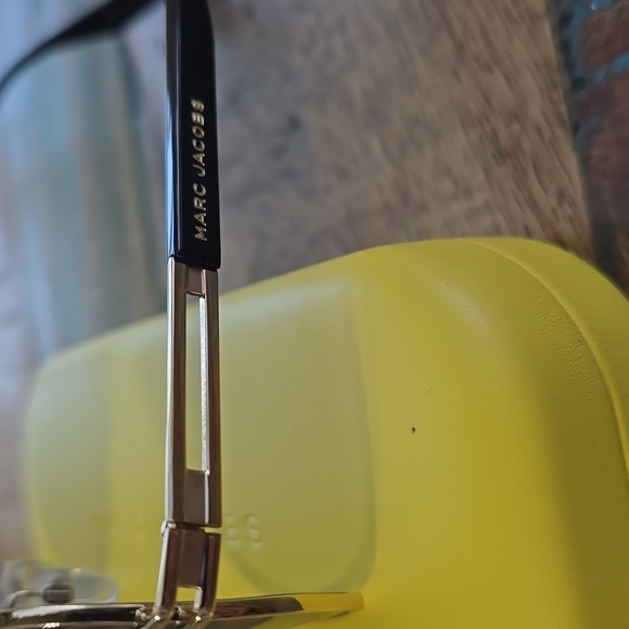 NEW Marc Jacobs Gold Designer Sunglasses - Picture 4 of 9